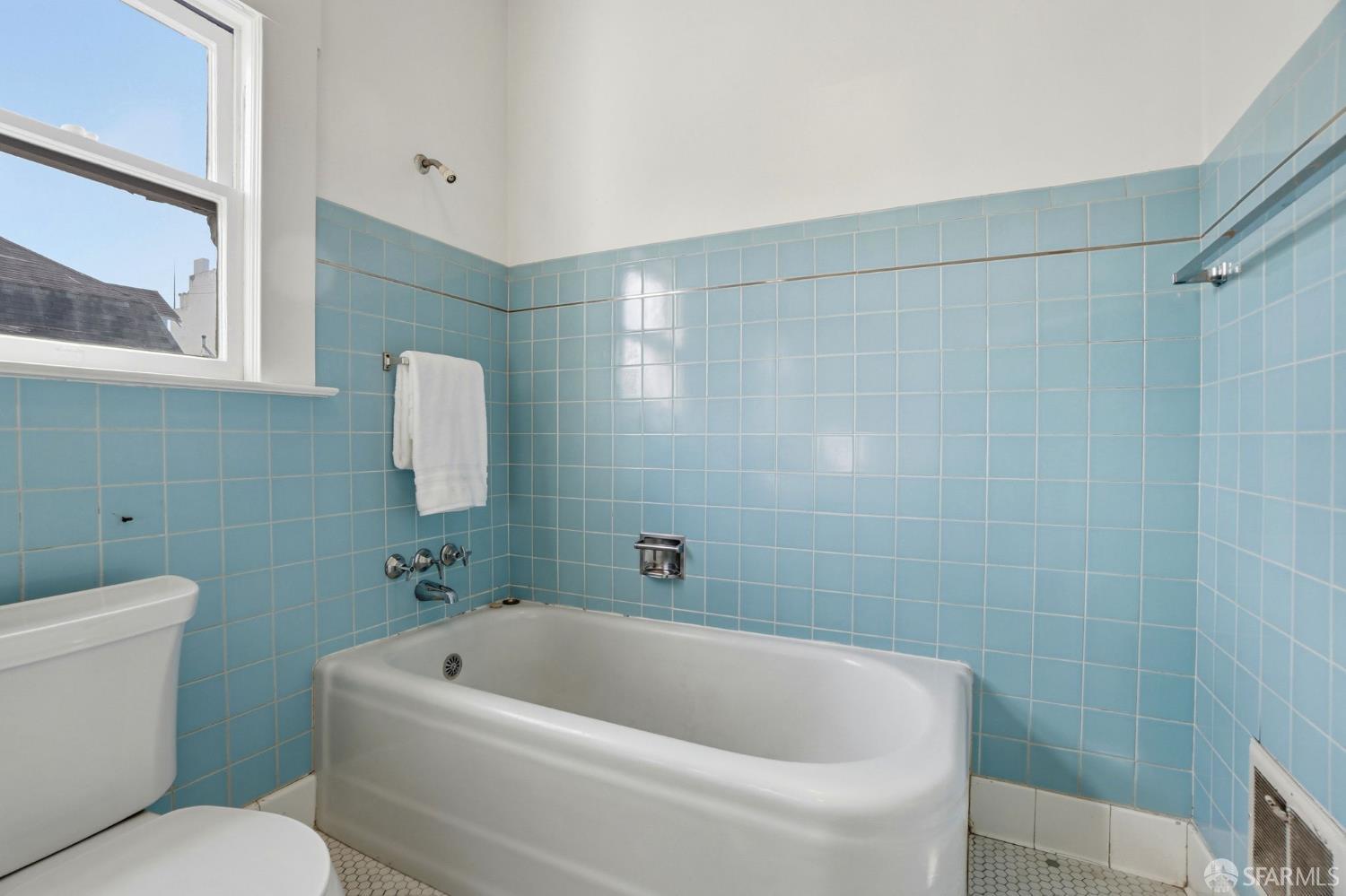 Detail Gallery Image 50 of 89 For 54 Norton St, San Francisco,  CA 94112 - 4 Beds | 1/1 Baths