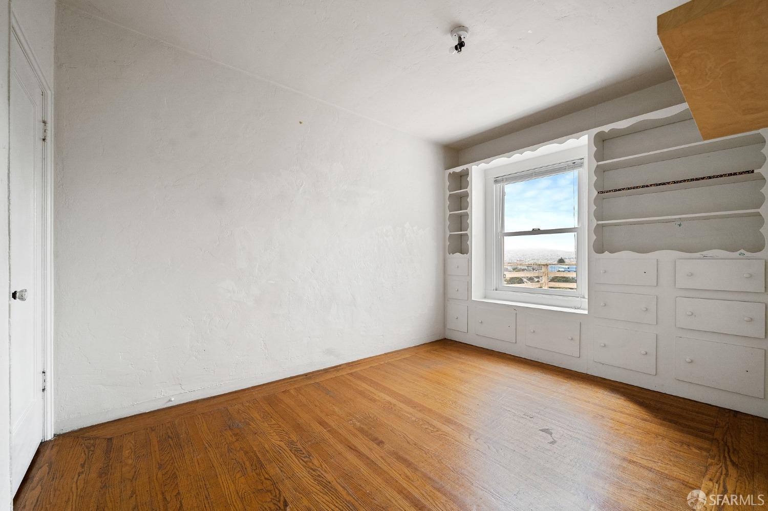 Detail Gallery Image 8 of 20 For 37 Sussex St, San Francisco,  CA 94131 - 3 Beds | 1 Baths