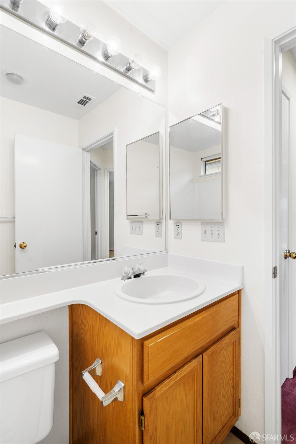 Detail Gallery Image 19 of 39 For 5160 Roundup Way, Antioch,  CA 94531 - 4 Beds | 2/1 Baths