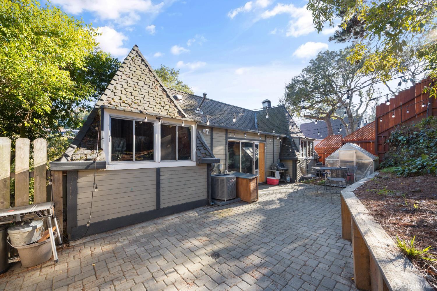 Detail Gallery Image 16 of 18 For 5630 Moraga Ave, Piedmont,  CA 94611 - 2 Beds | 1 Baths