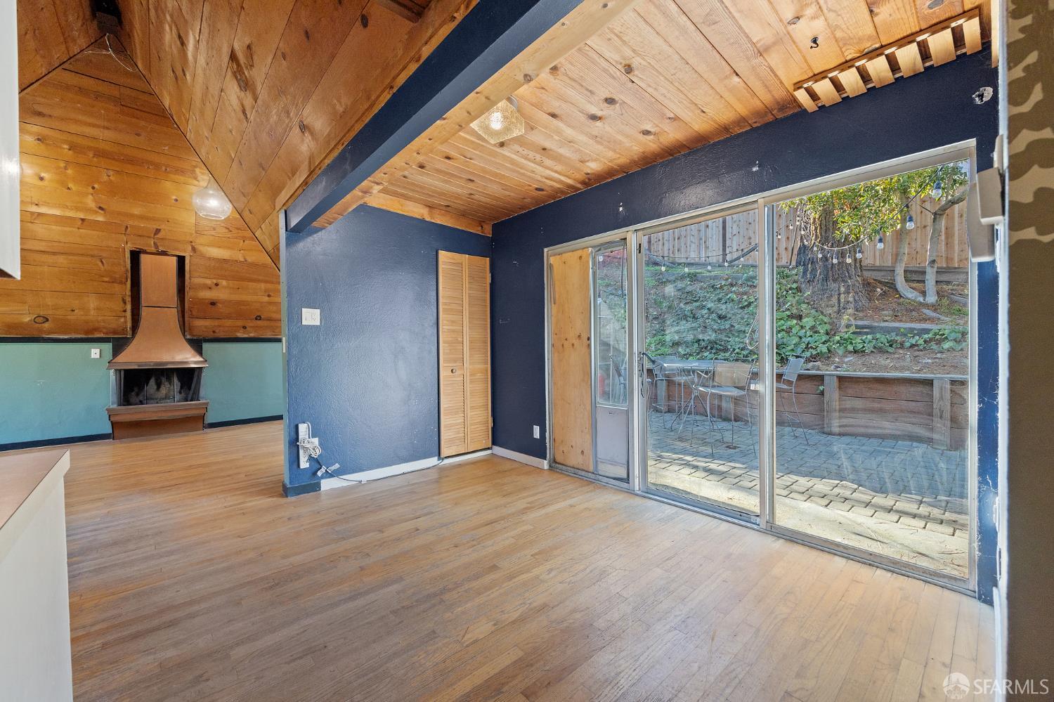 Detail Gallery Image 7 of 18 For 5630 Moraga Ave, Piedmont,  CA 94611 - 2 Beds | 1 Baths