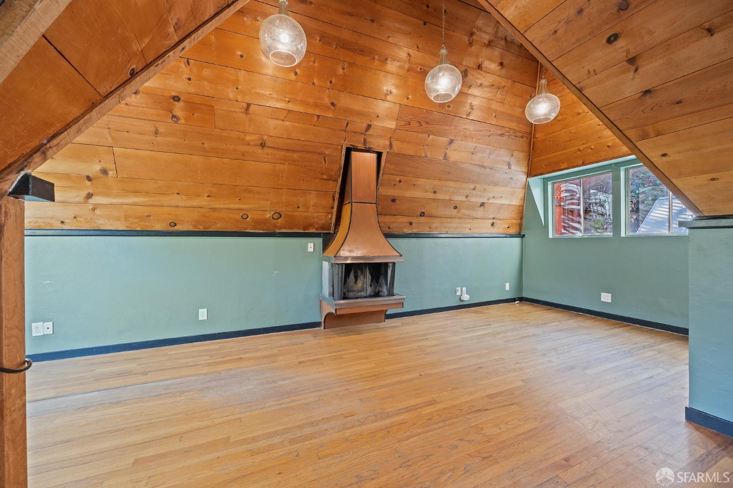 Detail Gallery Image 5 of 18 For 5630 Moraga Ave, Piedmont,  CA 94611 - 2 Beds | 1 Baths