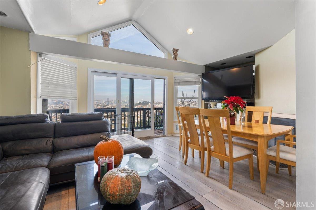 Detail Gallery Image 11 of 69 For 130 Ripley St, San Francisco,  CA 94110 - 2 Beds | 2 Baths