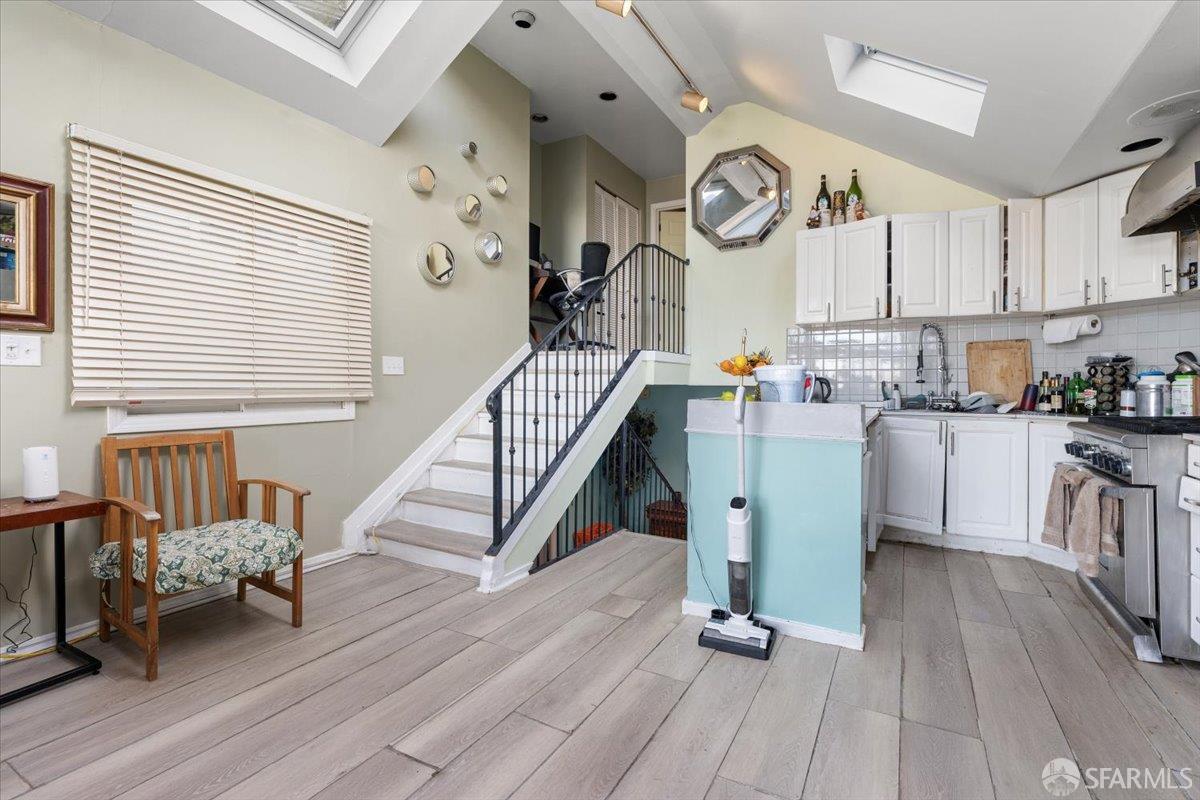 Detail Gallery Image 15 of 69 For 130 Ripley St, San Francisco,  CA 94110 - 2 Beds | 2 Baths