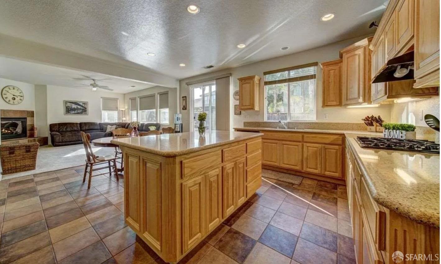 Detail Gallery Image 4 of 12 For 716 Seminole Ct, Discovery Bay,  CA 94505 - 4 Beds | 3 Baths