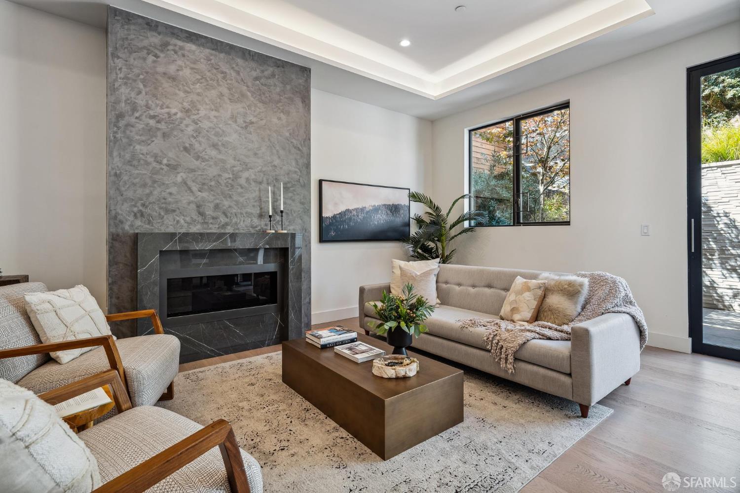 Detail Gallery Image 4 of 17 For 560 De Haro St, San Francisco,  CA 94107 - 3 Beds | 2/1 Baths