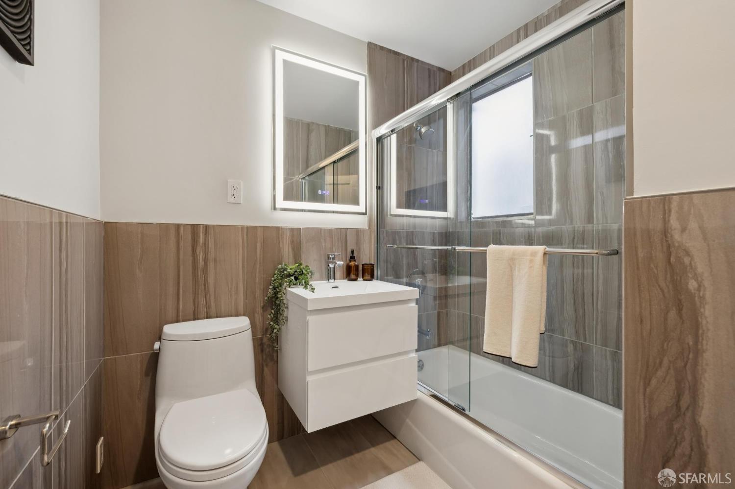 Detail Gallery Image 22 of 37 For 1371 Broadway St, San Francisco,  CA 94109 - – Beds | – Baths