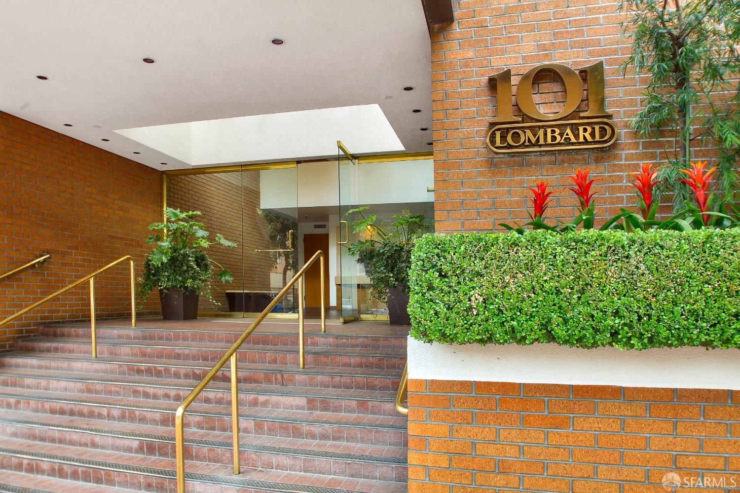 Detail Gallery Image 3 of 26 For 101 Lombard St #11,  San Francisco,  CA 94111 - 1 Beds | 1 Baths