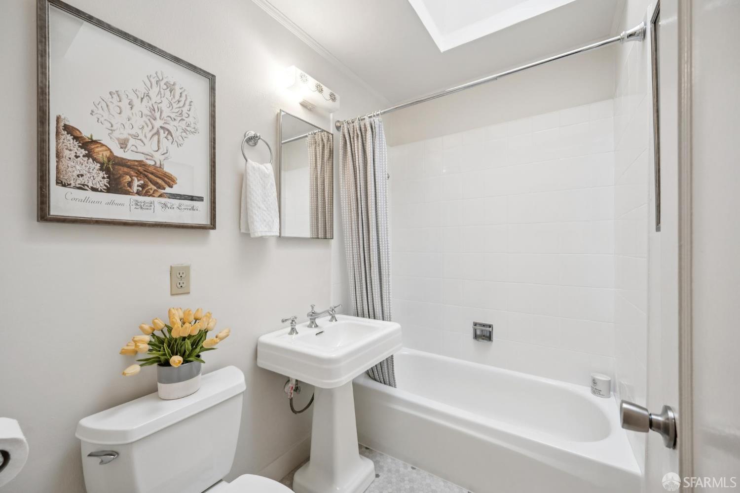 Detail Gallery Image 19 of 38 For 2144 Bayshore Blvd, San Francisco,  CA 94134 - 2 Beds | 1 Baths