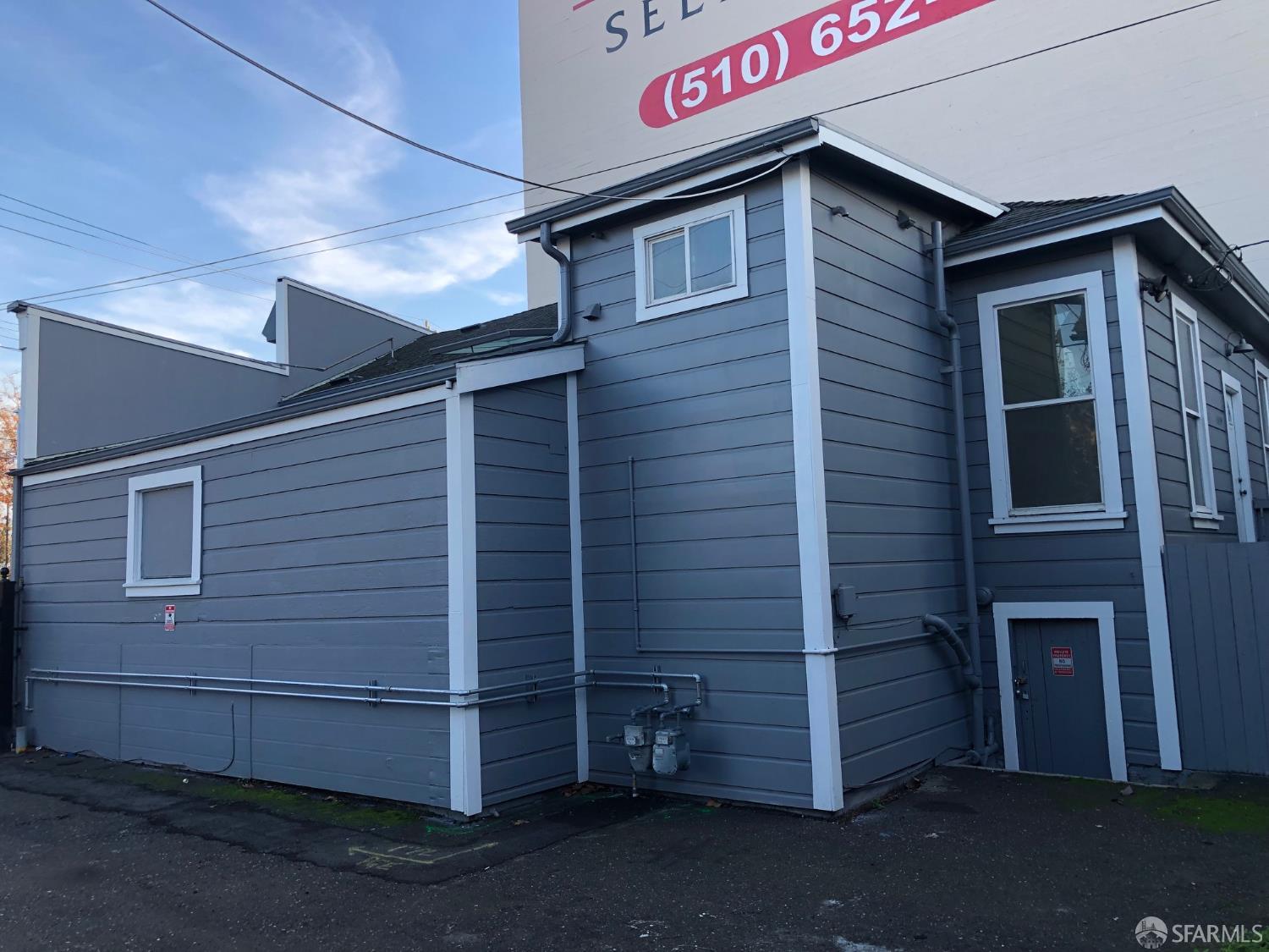 Detail Gallery Image 2 of 6 For 4611 Shattuck Ave, Oakland,  CA 94609 - – Beds | – Baths