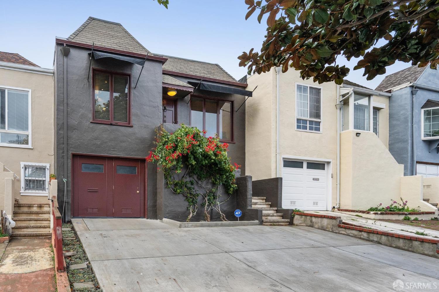 Detail Gallery Image 2 of 38 For 2144 Bayshore Blvd, San Francisco,  CA 94134 - 2 Beds | 1 Baths