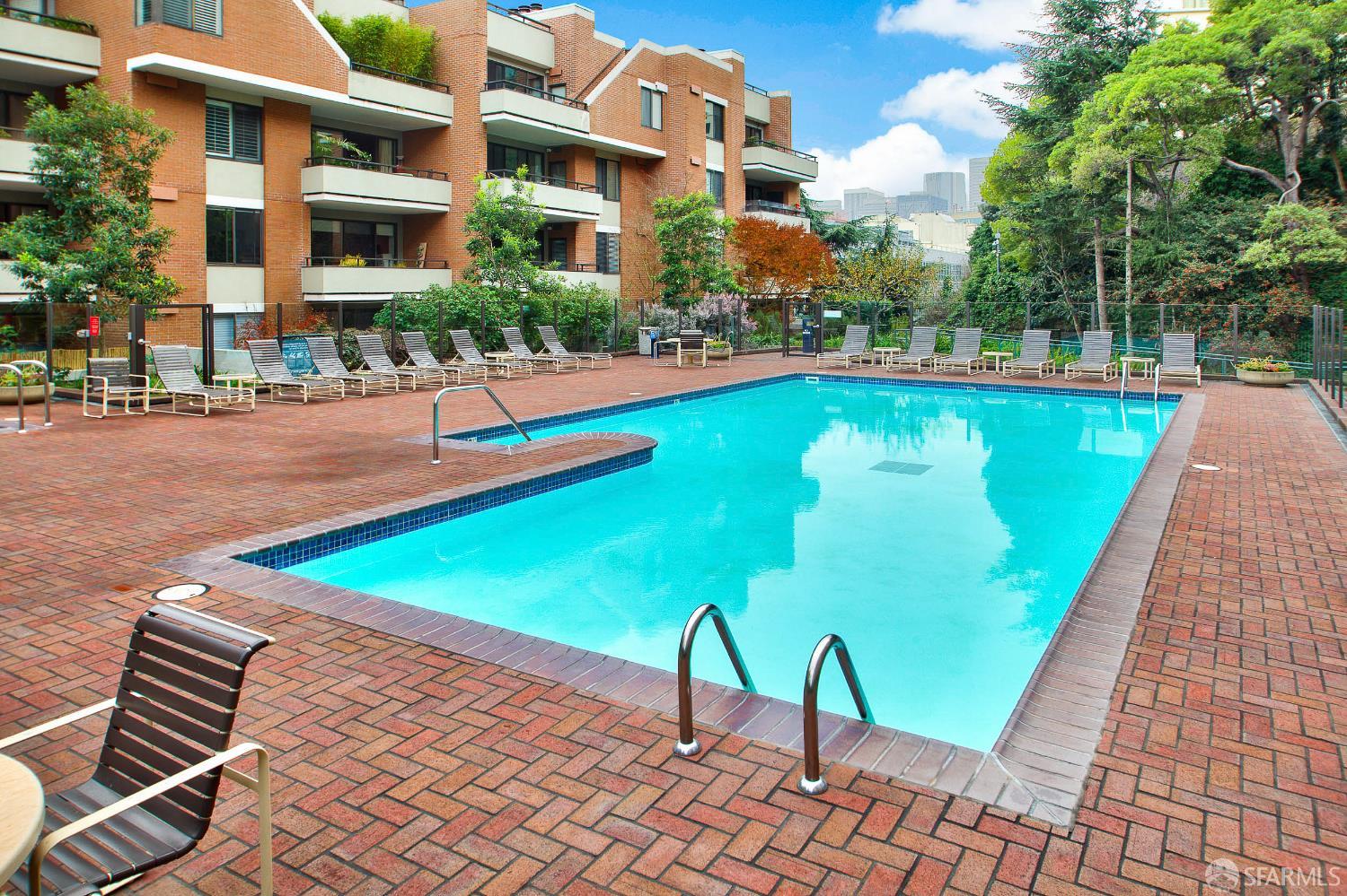 Detail Gallery Image 2 of 26 For 101 Lombard St #11,  San Francisco,  CA 94111 - 1 Beds | 1 Baths