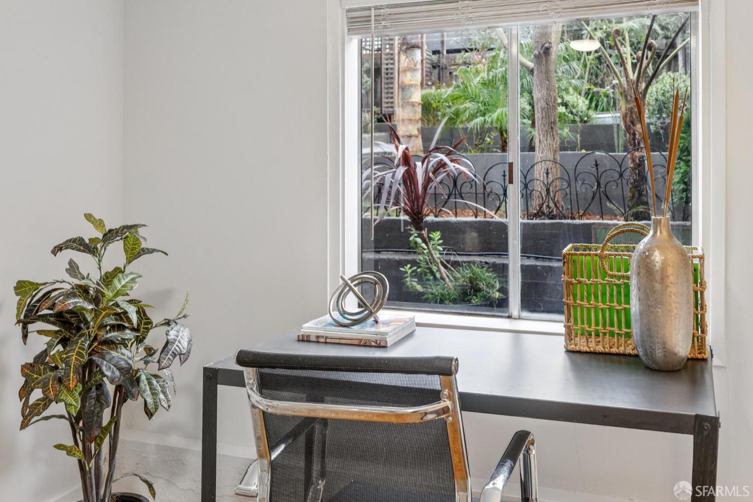 Detail Gallery Image 22 of 38 For 2144 Bayshore Blvd, San Francisco,  CA 94134 - 2 Beds | 1 Baths