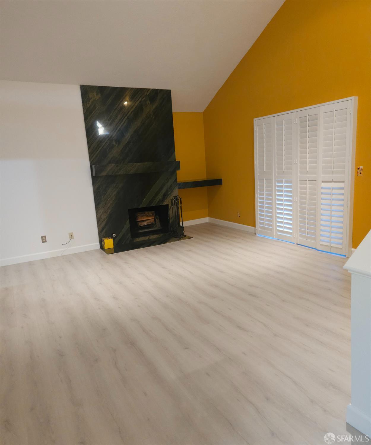 Detail Gallery Image 4 of 27 For 8763 Mountain Blvd #14,  Oakland,  CA 94605 - 2 Beds | 2 Baths