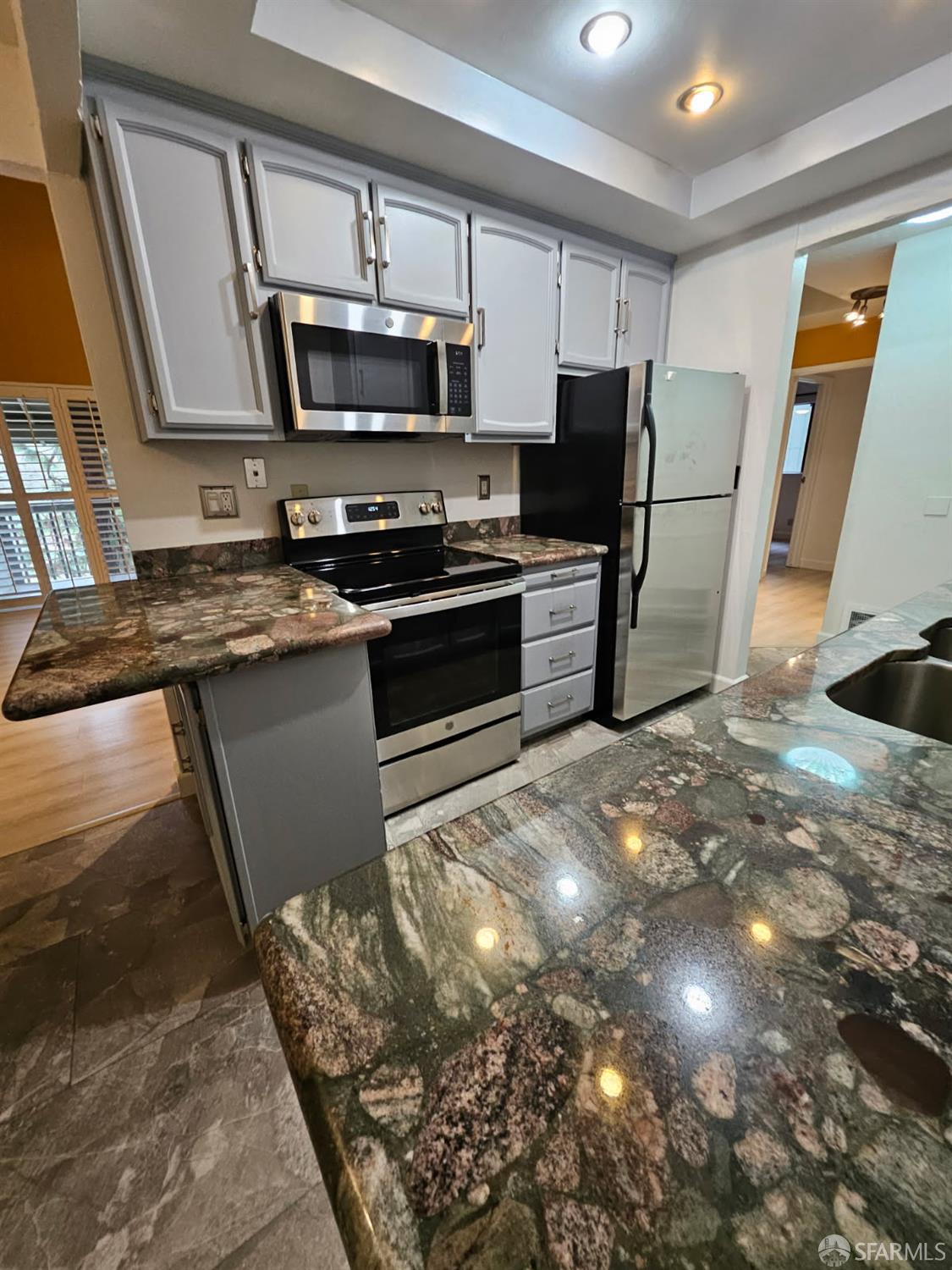 Detail Gallery Image 17 of 27 For 8763 Mountain Blvd #14,  Oakland,  CA 94605 - 2 Beds | 2 Baths