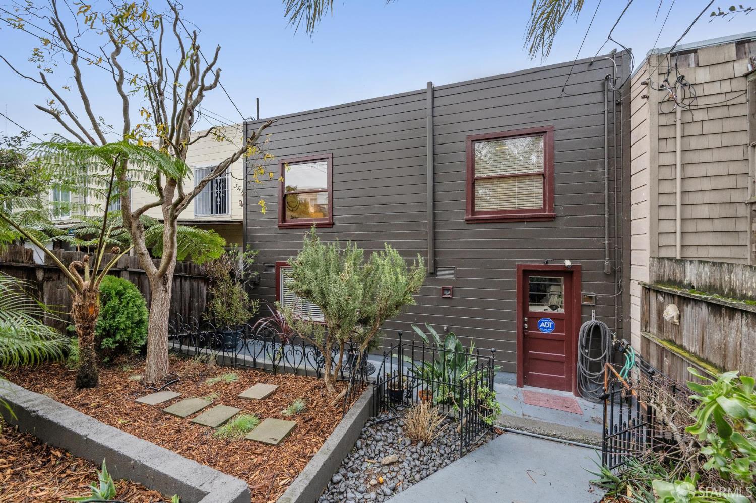 Detail Gallery Image 31 of 38 For 2144 Bayshore Blvd, San Francisco,  CA 94134 - 2 Beds | 1 Baths