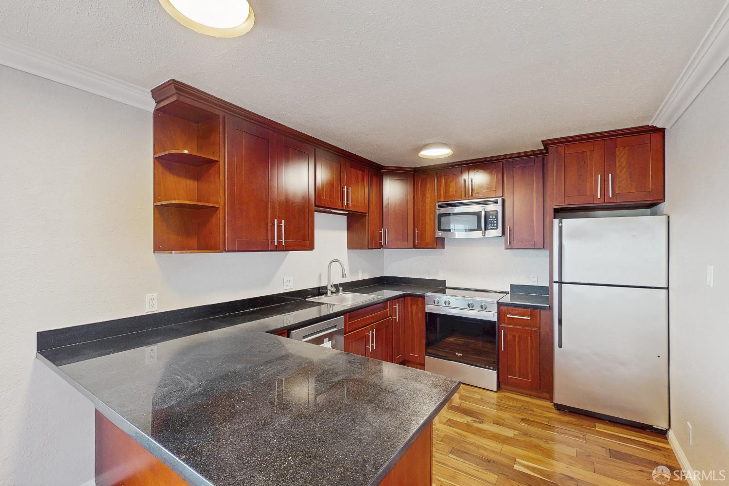 Detail Gallery Image 13 of 29 For 646 Corbett Ave #603,  San Francisco,  CA 94114 - 0 Beds | 0 Baths