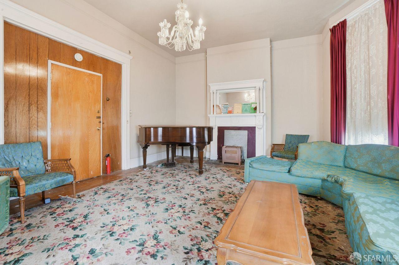 Detail Gallery Image 3 of 25 For 1945 Pierce St, San Francisco,  CA 94115 - – Beds | – Baths