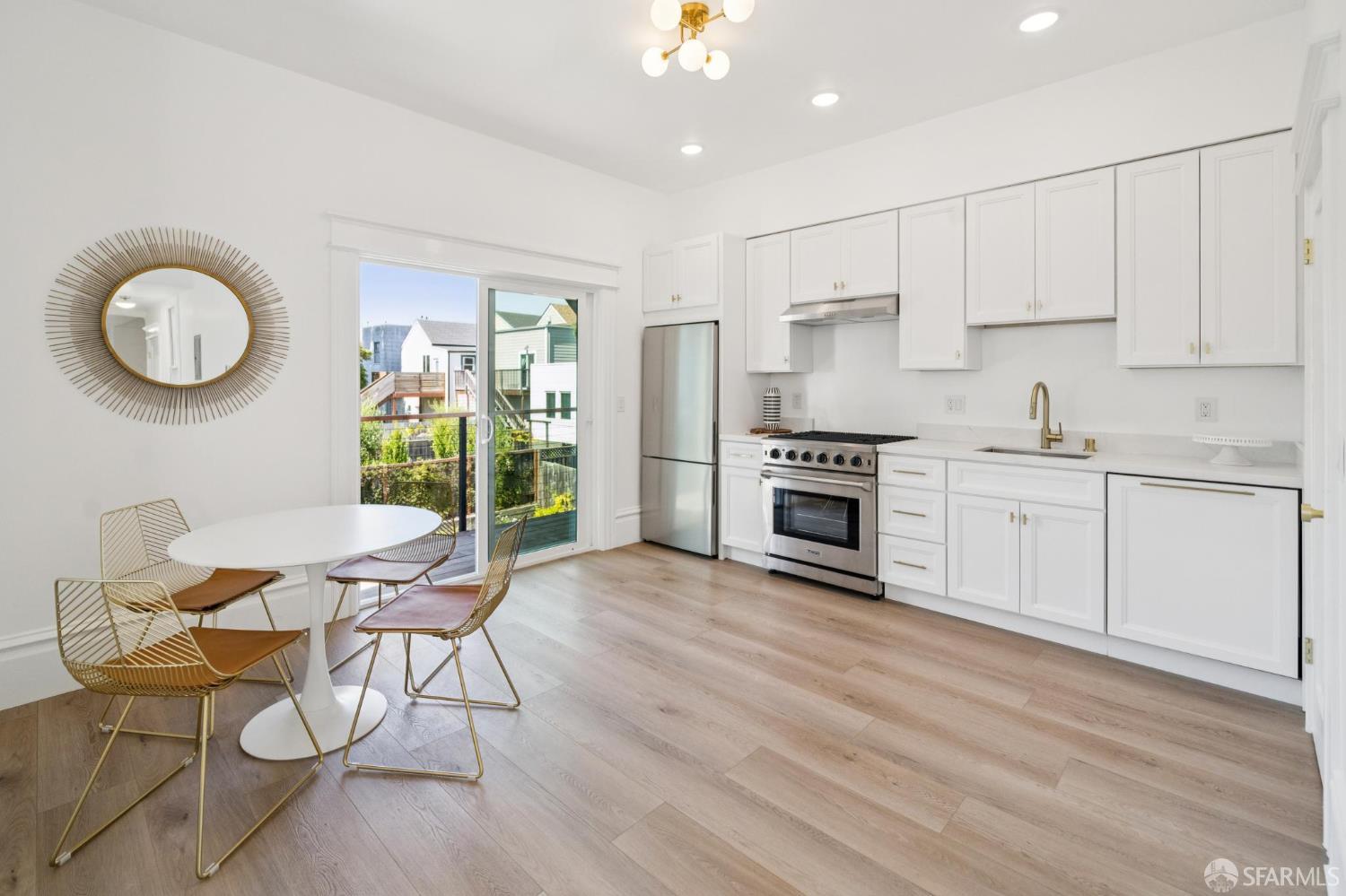 Detail Gallery Image 3 of 22 For 2920 25th St #2924,  San Francisco,  CA 94110 - 3 Beds | 2 Baths