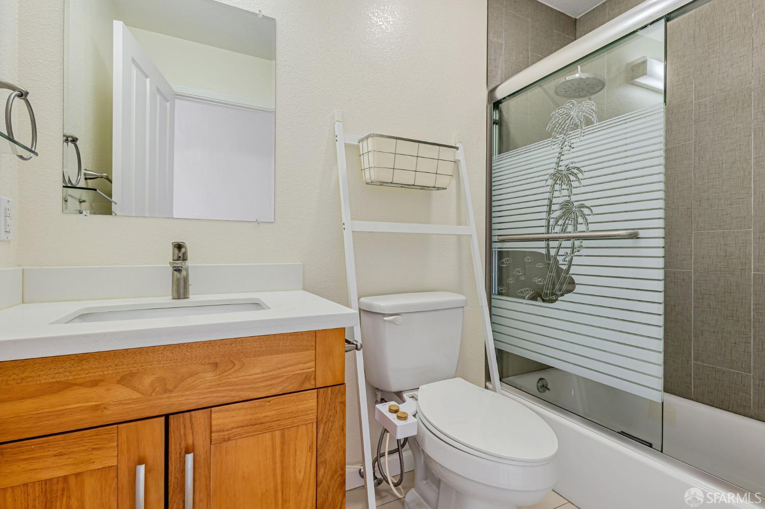 Detail Gallery Image 14 of 25 For 1688 Wallace Ave #304,  San Francisco,  CA 94124 - 2 Beds | 2 Baths