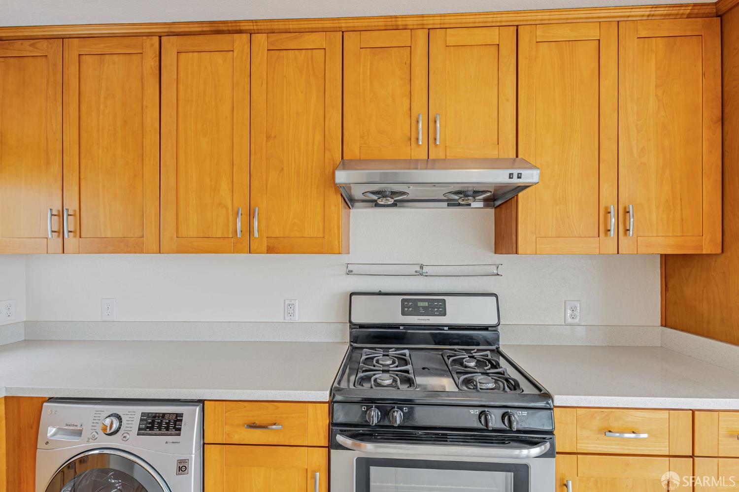 Detail Gallery Image 13 of 25 For 1688 Wallace Ave #304,  San Francisco,  CA 94124 - 2 Beds | 2 Baths