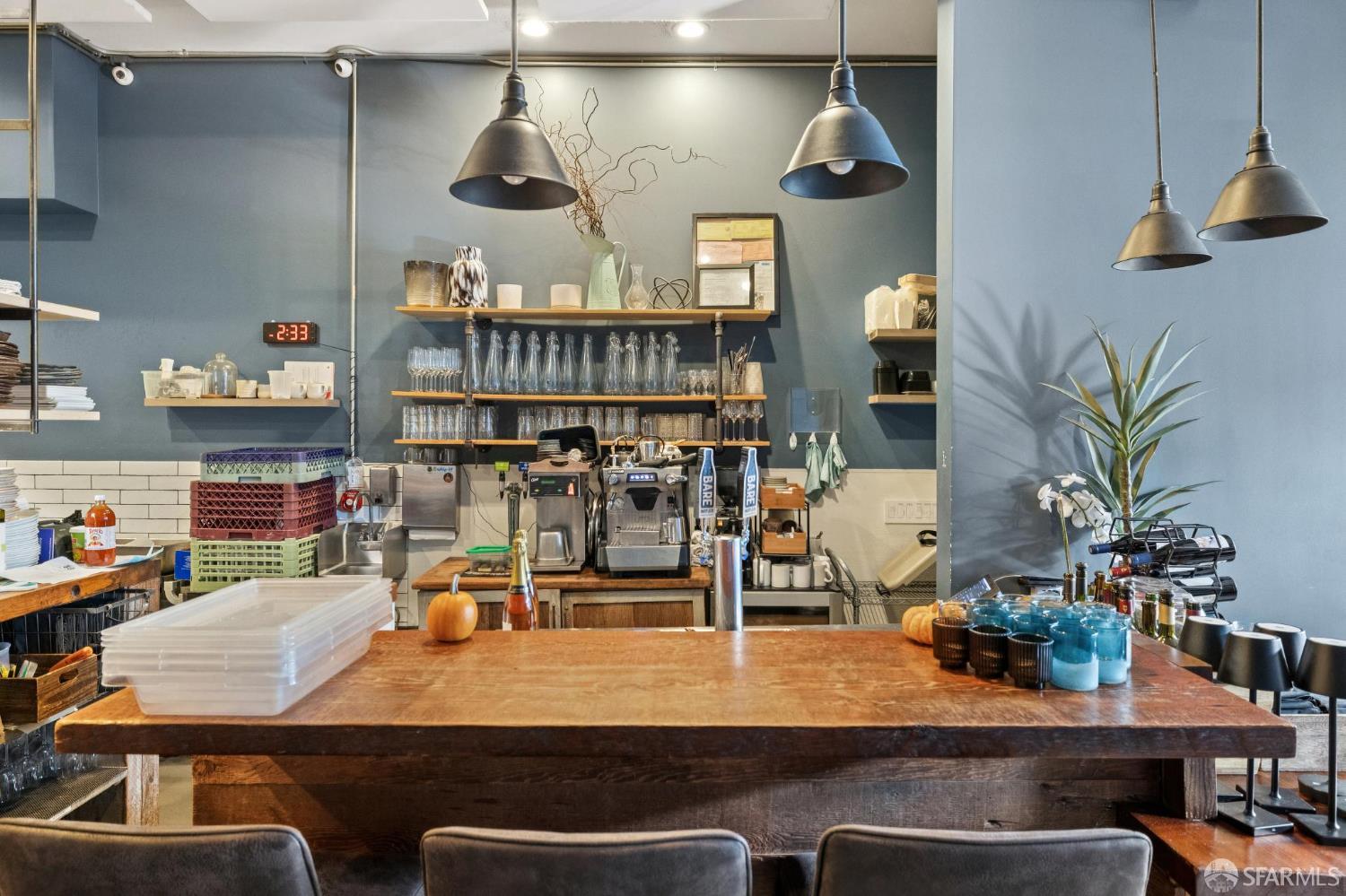 Detail Gallery Image 10 of 27 For 919 Cortland Ave, San Francisco,  CA 94110 - – Beds | – Baths