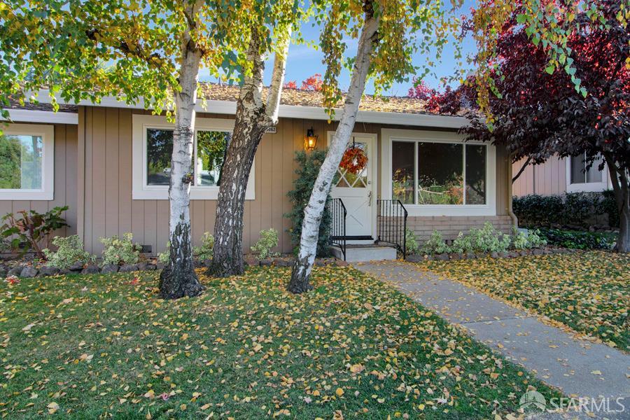 Detail Gallery Image 4 of 32 For 10062 Mossy Oak Ct, Cupertino,  CA 95014 - 2 Beds | 2 Baths