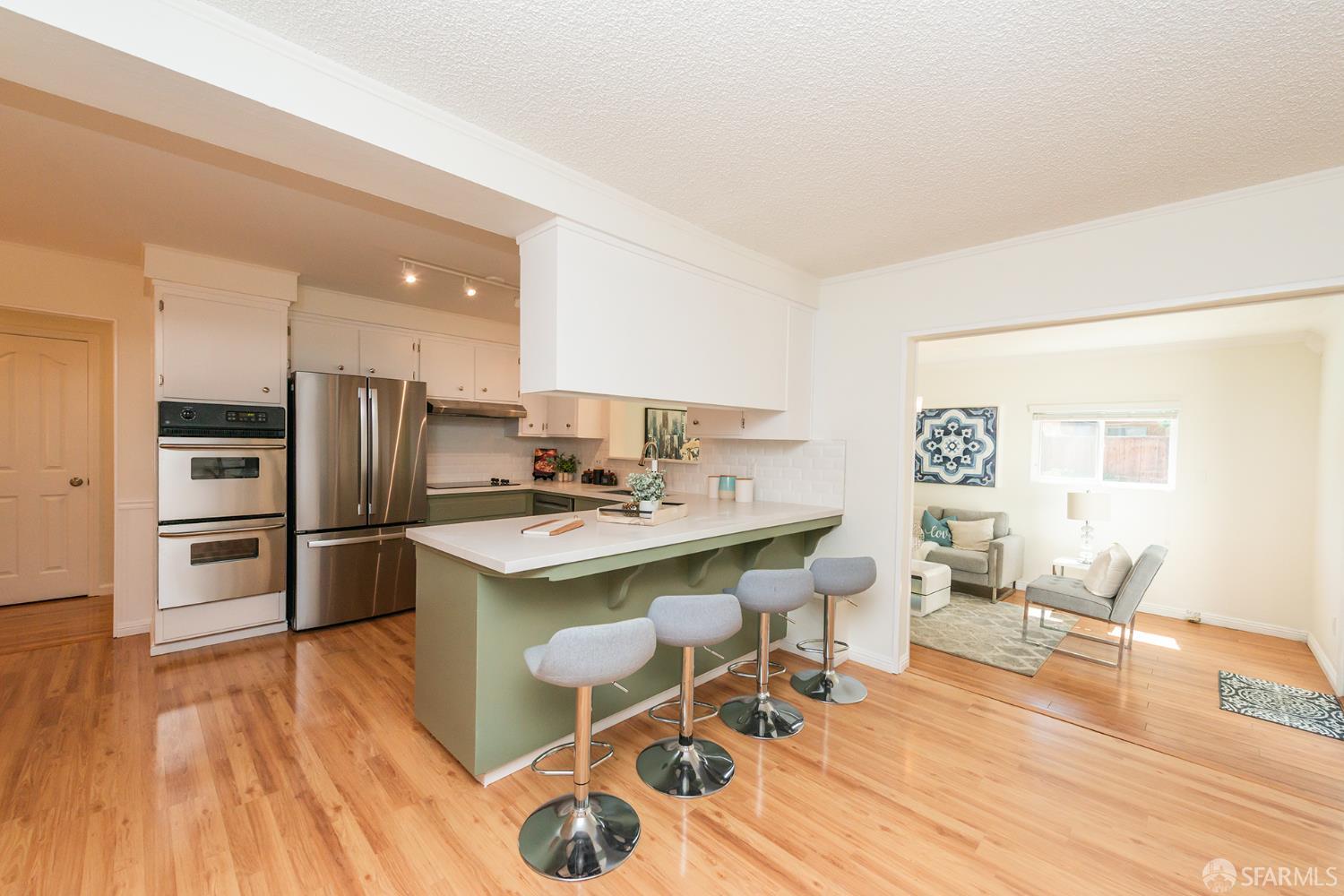 Detail Gallery Image 13 of 57 For 4650 Phyllis Ln, Concord,  CA 94521 - 4 Beds | 2 Baths