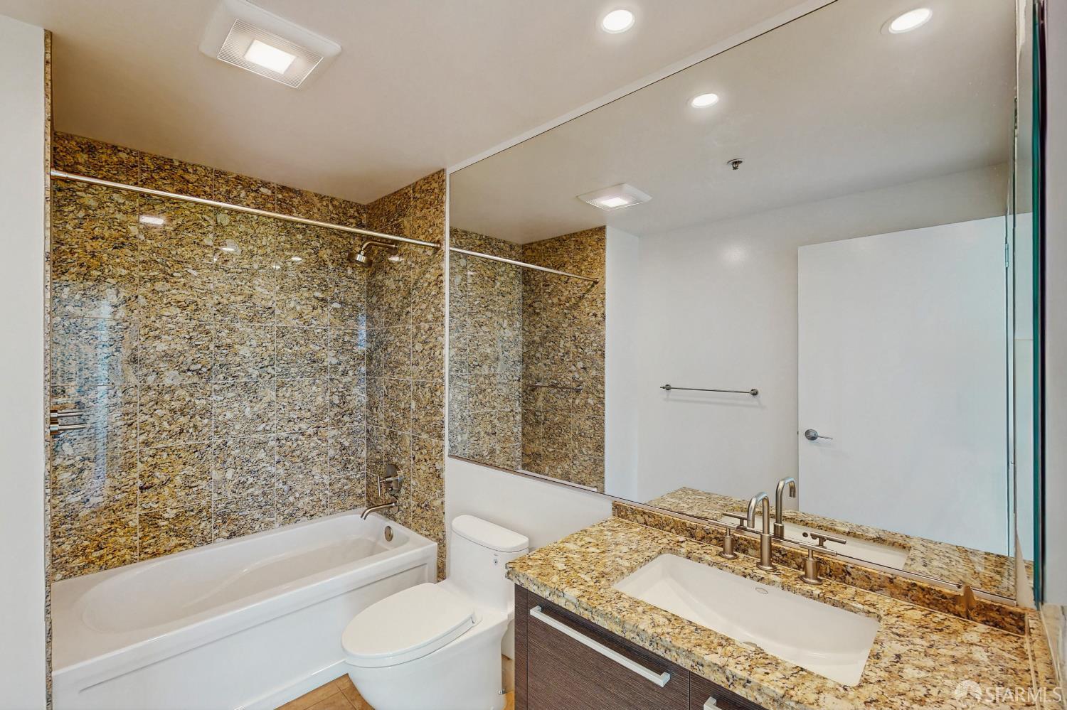 Detail Gallery Image 15 of 50 For 425 1st St #4003,  San Francisco,  CA 94105 - 2 Beds | 2 Baths