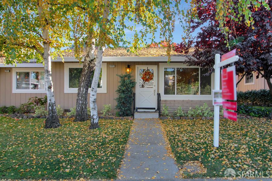 Detail Gallery Image 3 of 32 For 10062 Mossy Oak Ct, Cupertino,  CA 95014 - 2 Beds | 2 Baths