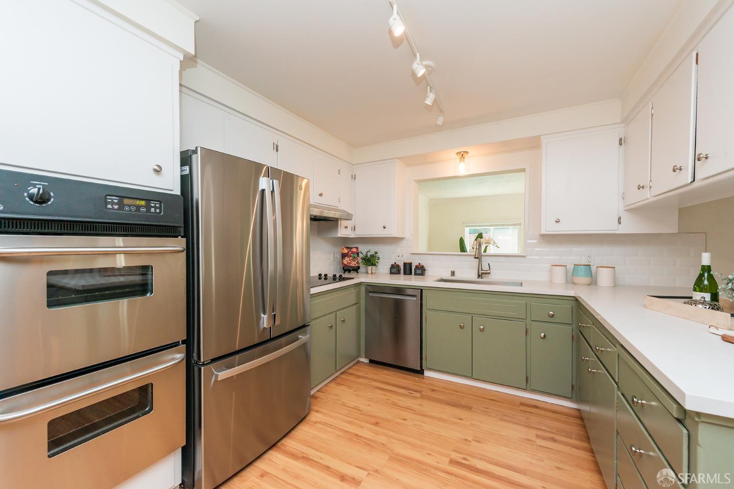 Detail Gallery Image 12 of 57 For 4650 Phyllis Ln, Concord,  CA 94521 - 4 Beds | 2 Baths