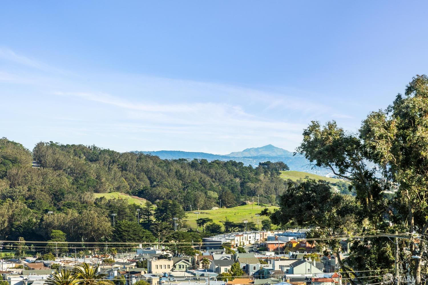 Detail Gallery Image 15 of 55 For 364 Baltimore Way, San Francisco,  CA 94112 - 5 Beds | 2 Baths