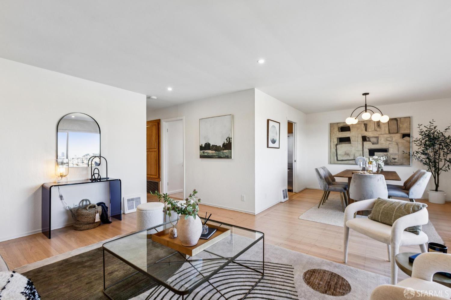 Detail Gallery Image 11 of 55 For 364 Baltimore Way, San Francisco,  CA 94112 - 5 Beds | 2 Baths