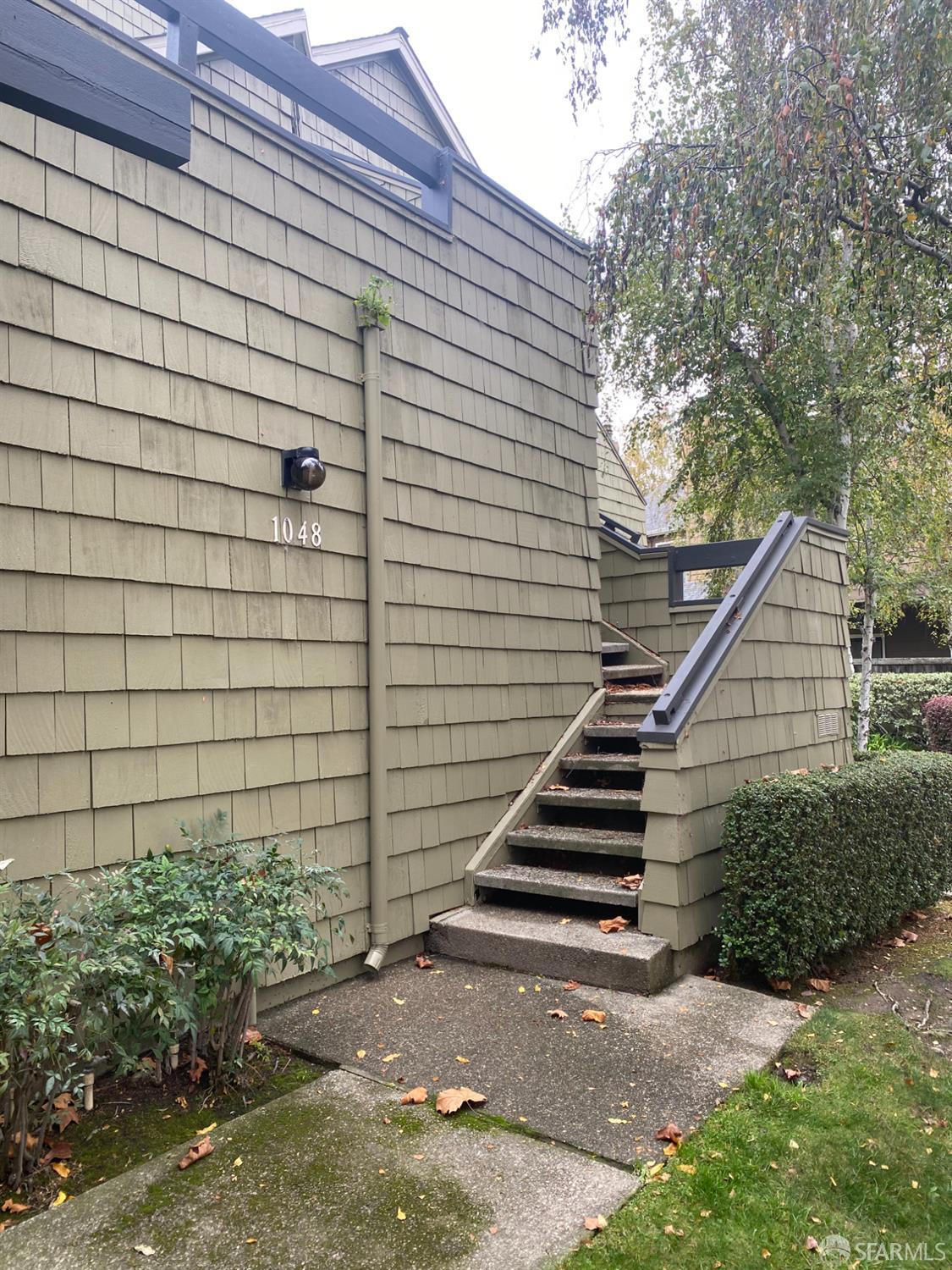 Detail Gallery Image 2 of 15 For 1048 Shoreline Dr, San Mateo,  CA 94404 - 1 Beds | 1/1 Baths