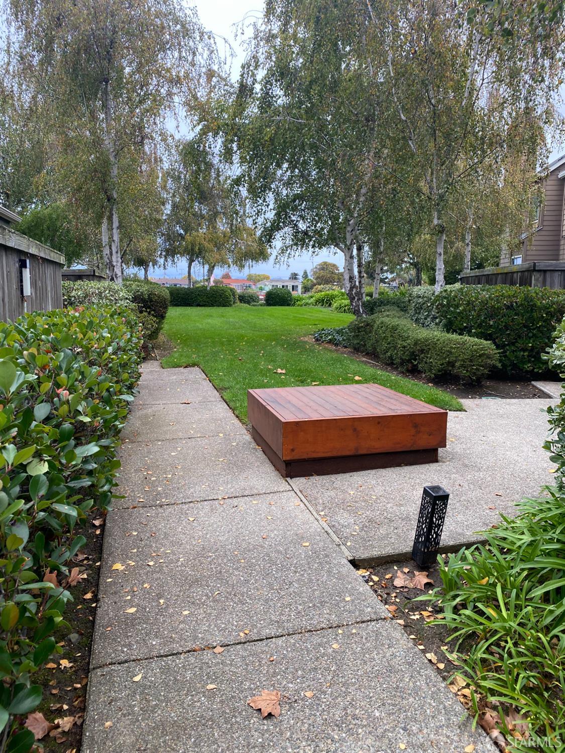 Detail Gallery Image 10 of 15 For 1048 Shoreline Dr, San Mateo,  CA 94404 - 1 Beds | 1/1 Baths