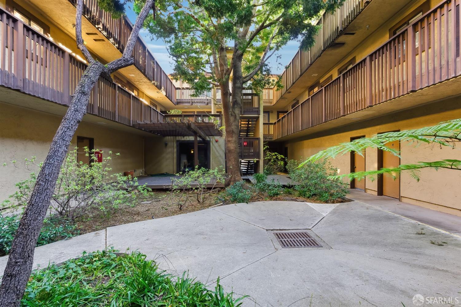 Detail Gallery Image 28 of 28 For 711 S Bayshore Blvd #4,  San Mateo,  CA 94401 - 1 Beds | 1 Baths