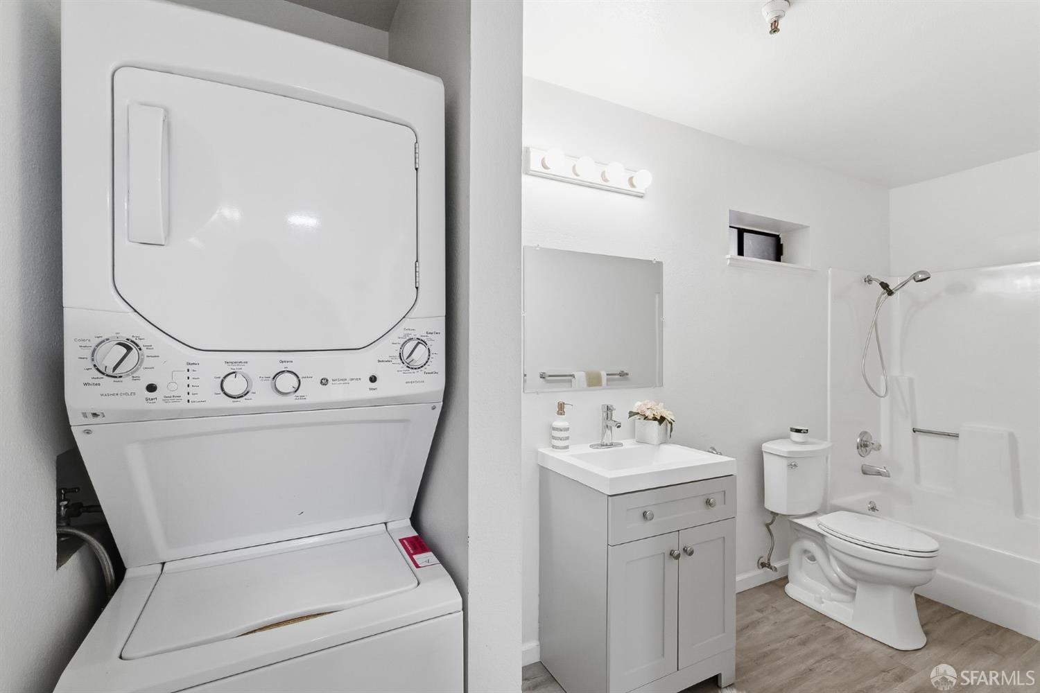 Detail Gallery Image 6 of 28 For 711 S Bayshore Blvd #4,  San Mateo,  CA 94401 - 1 Beds | 1 Baths