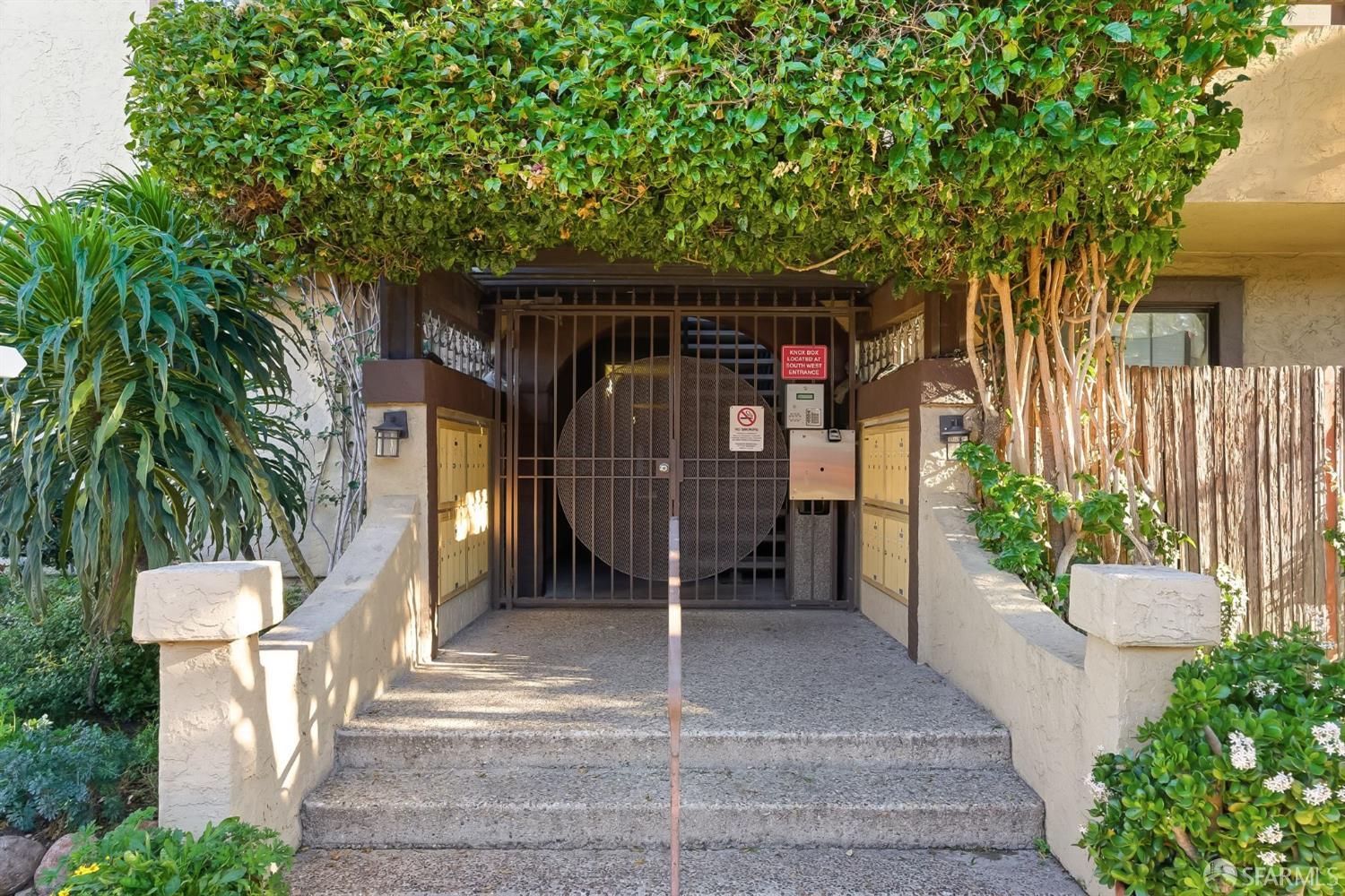 Detail Gallery Image 24 of 28 For 711 S Bayshore Blvd #4,  San Mateo,  CA 94401 - 1 Beds | 1 Baths