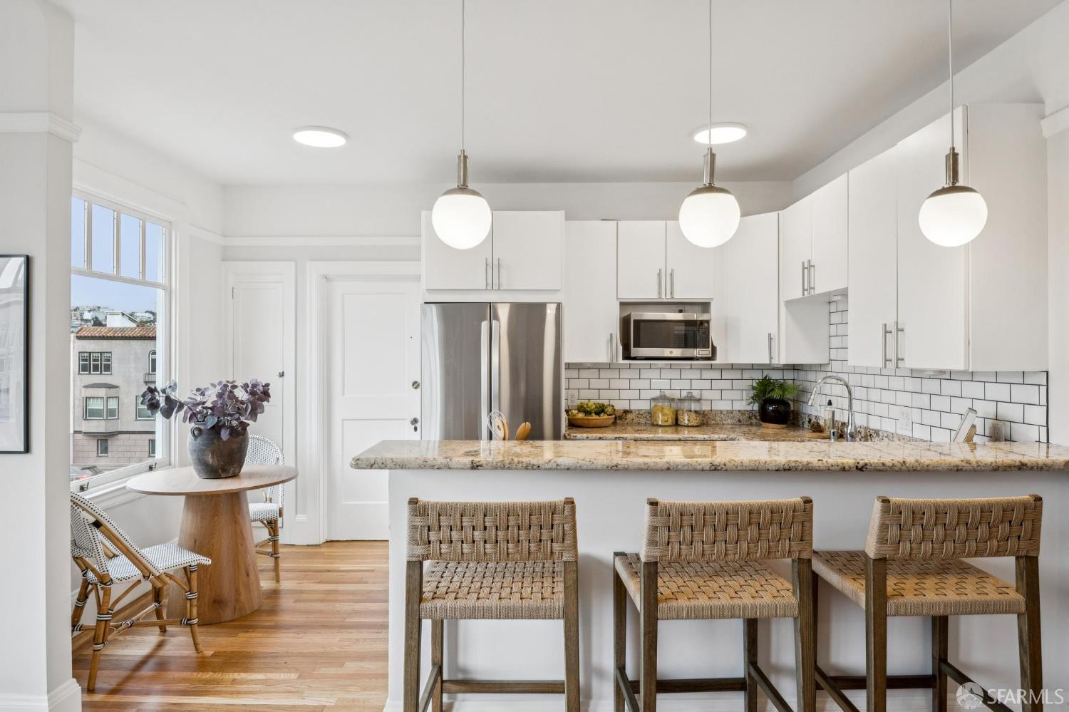 Detail Gallery Image 7 of 33 For 1490 Francisco St #7,  San Francisco,  CA 94123 - 2 Beds | 1 Baths