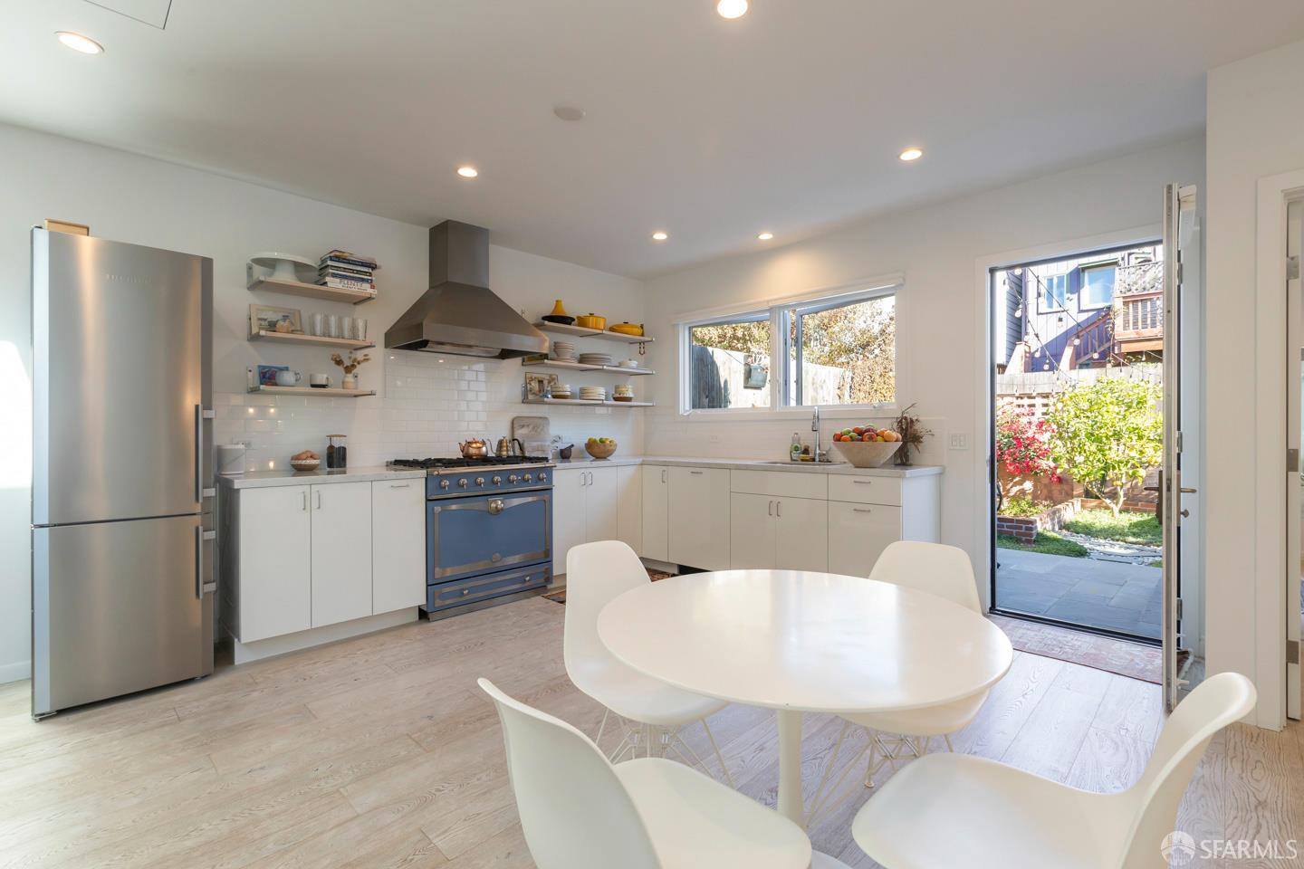 Detail Gallery Image 6 of 27 For 449 Gates St, San Francisco,  CA 94110 - 2 Beds | 2 Baths