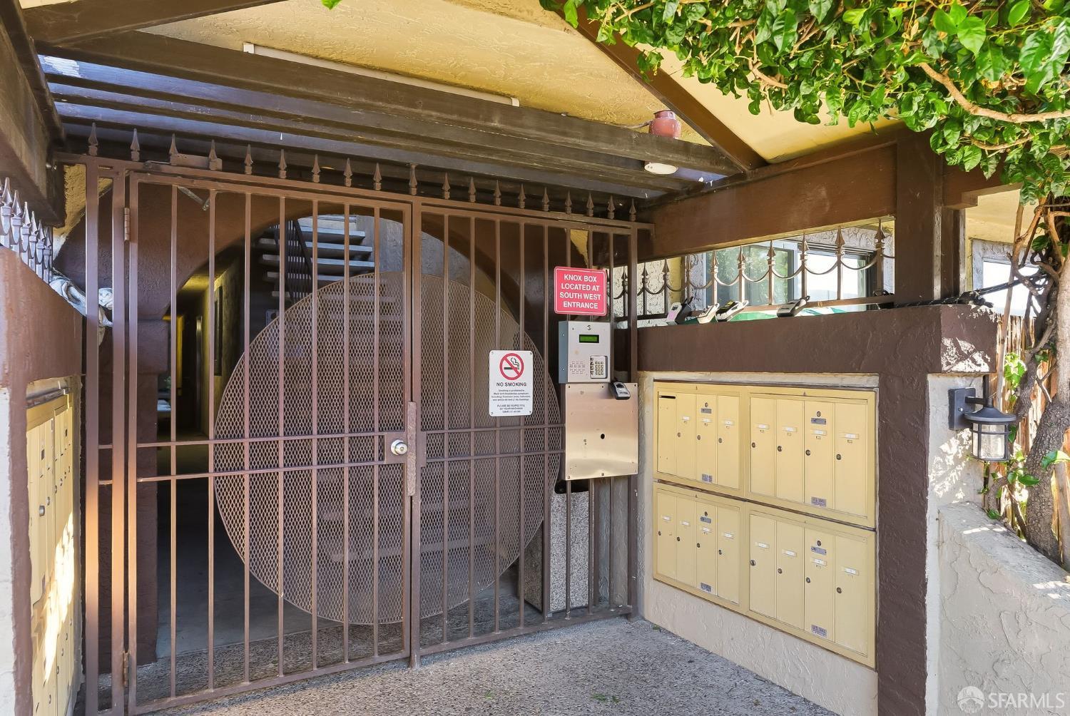 Detail Gallery Image 20 of 28 For 711 S Bayshore Blvd #4,  San Mateo,  CA 94401 - 1 Beds | 1 Baths