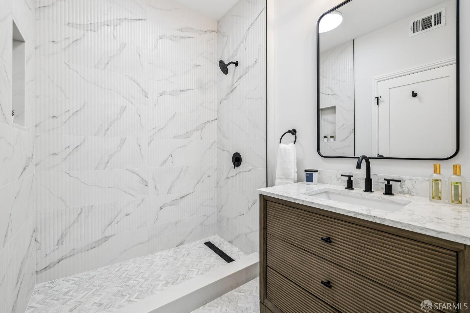 Detail Gallery Image 41 of 66 For 779 20th Ave #779,  San Francisco,  CA 94121 - 4 Beds | 3 Baths