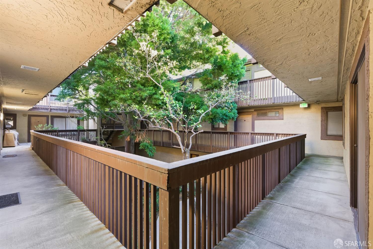 Detail Gallery Image 25 of 28 For 711 S Bayshore Blvd #4,  San Mateo,  CA 94401 - 1 Beds | 1 Baths