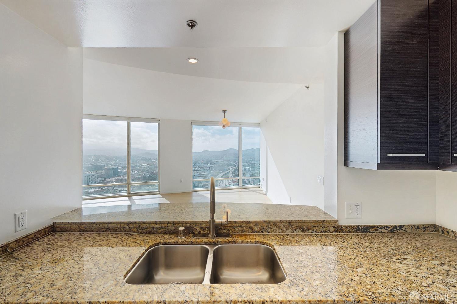 Detail Gallery Image 8 of 50 For 425 1st St #4003,  San Francisco,  CA 94105 - 2 Beds | 2 Baths