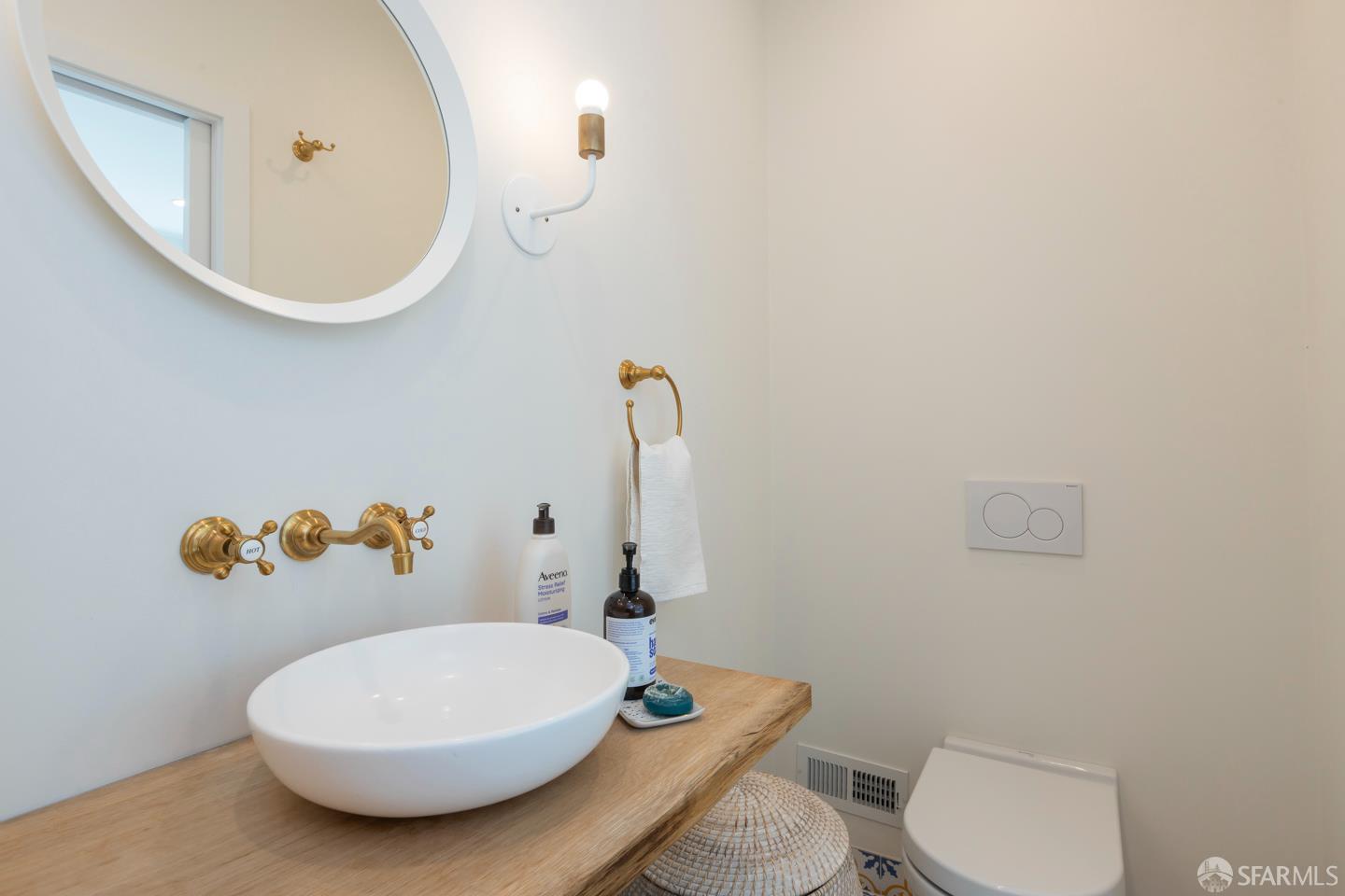 Detail Gallery Image 24 of 27 For 449 Gates St, San Francisco,  CA 94110 - 2 Beds | 2 Baths