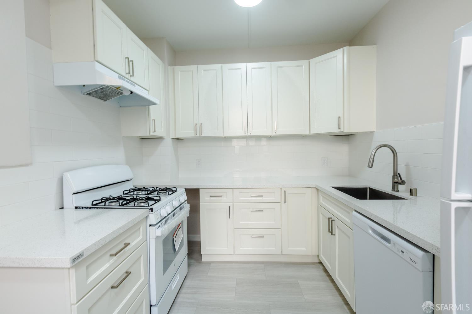 Detail Gallery Image 2 of 9 For 910 Bay St #6,  San Francisco,  CA 94109 - 1 Beds | 1 Baths