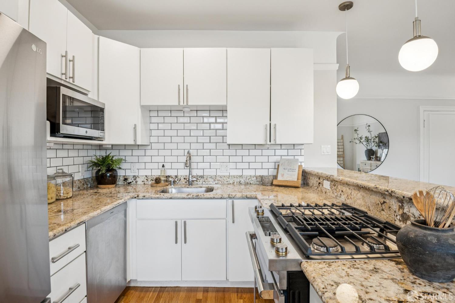 Detail Gallery Image 10 of 33 For 1490 Francisco St #7,  San Francisco,  CA 94123 - 2 Beds | 1 Baths