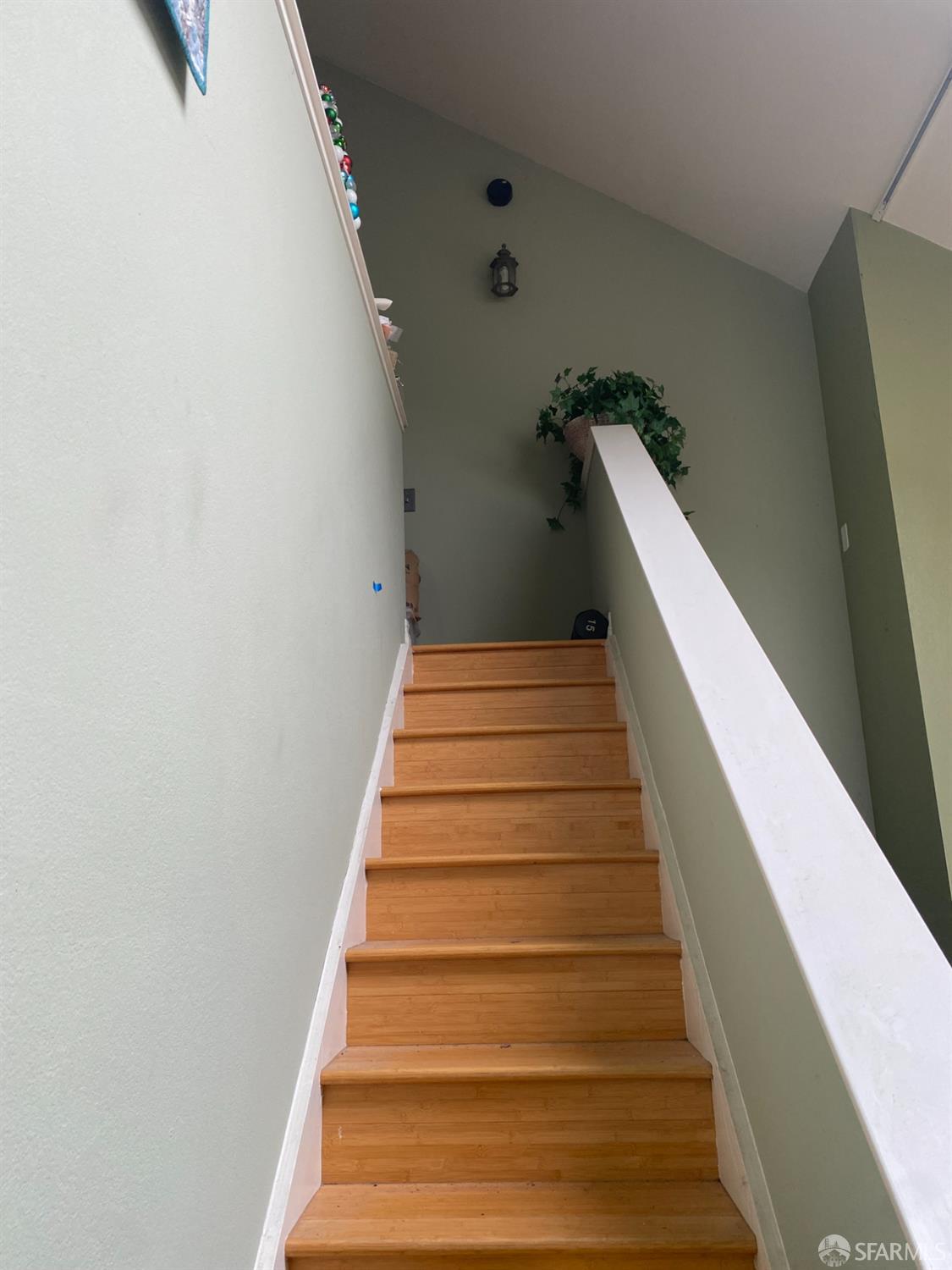 Detail Gallery Image 6 of 15 For 1048 Shoreline Dr, San Mateo,  CA 94404 - 1 Beds | 1/1 Baths