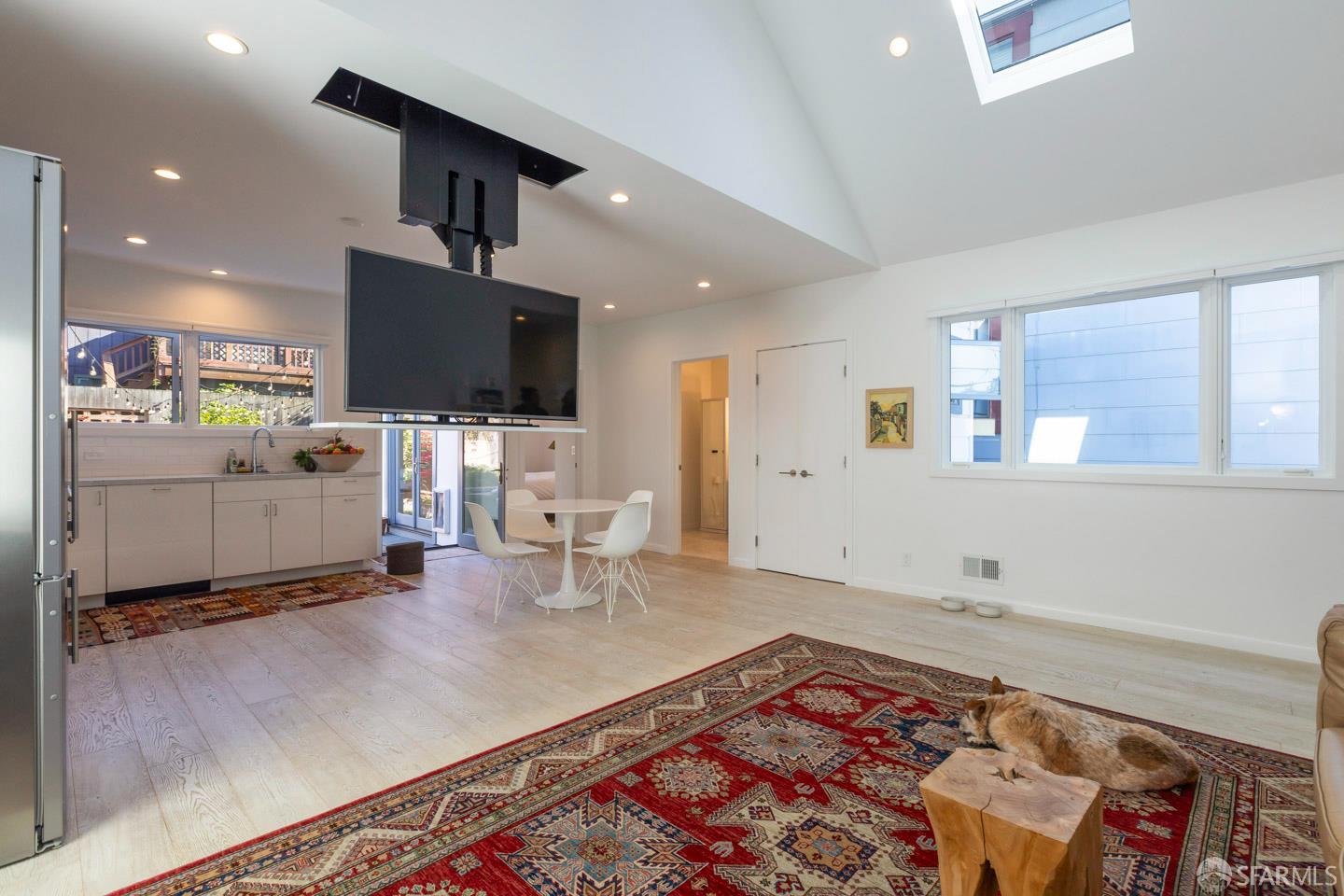 Detail Gallery Image 4 of 27 For 449 Gates St, San Francisco,  CA 94110 - 2 Beds | 2 Baths