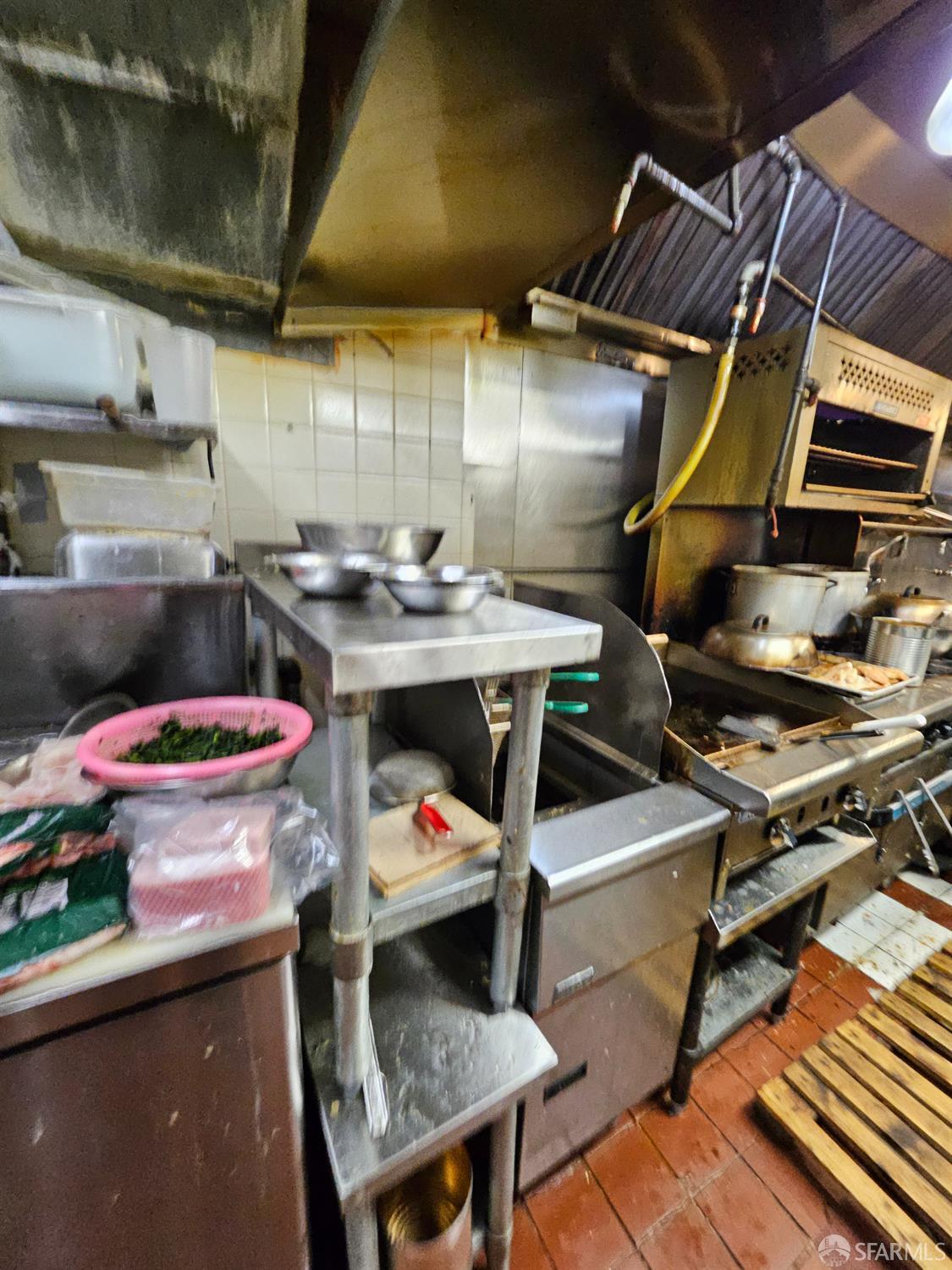 2406 19th, San Francisco, CA, 94116